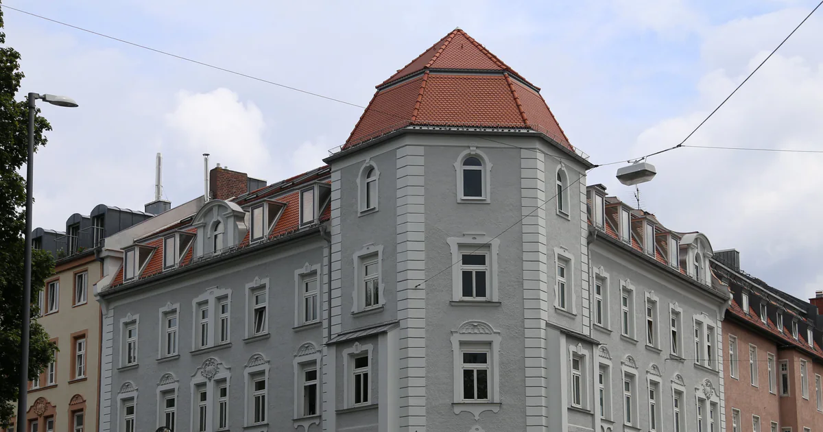 Münchner Mehrfamilienhaus mit unterschiedlich großen Wohneinheiten Münchner Mehrfamilienhaus mit unterschiedlich großen Wohneinheiten