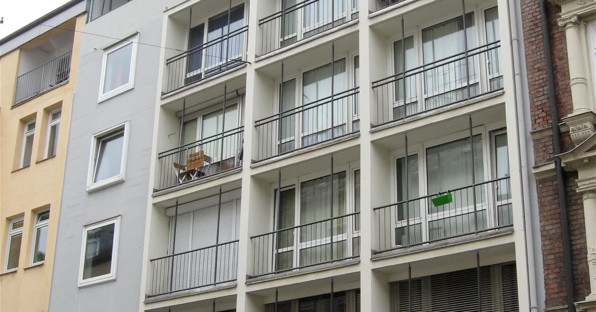 Münchner Mehrfamilienhaus in der Hessstraße – typischer Altbau für WEG-Verwaltung Münchner Mehrfamilienhaus in der Hessstraße – typischer Altbau für WEG-Verwaltung