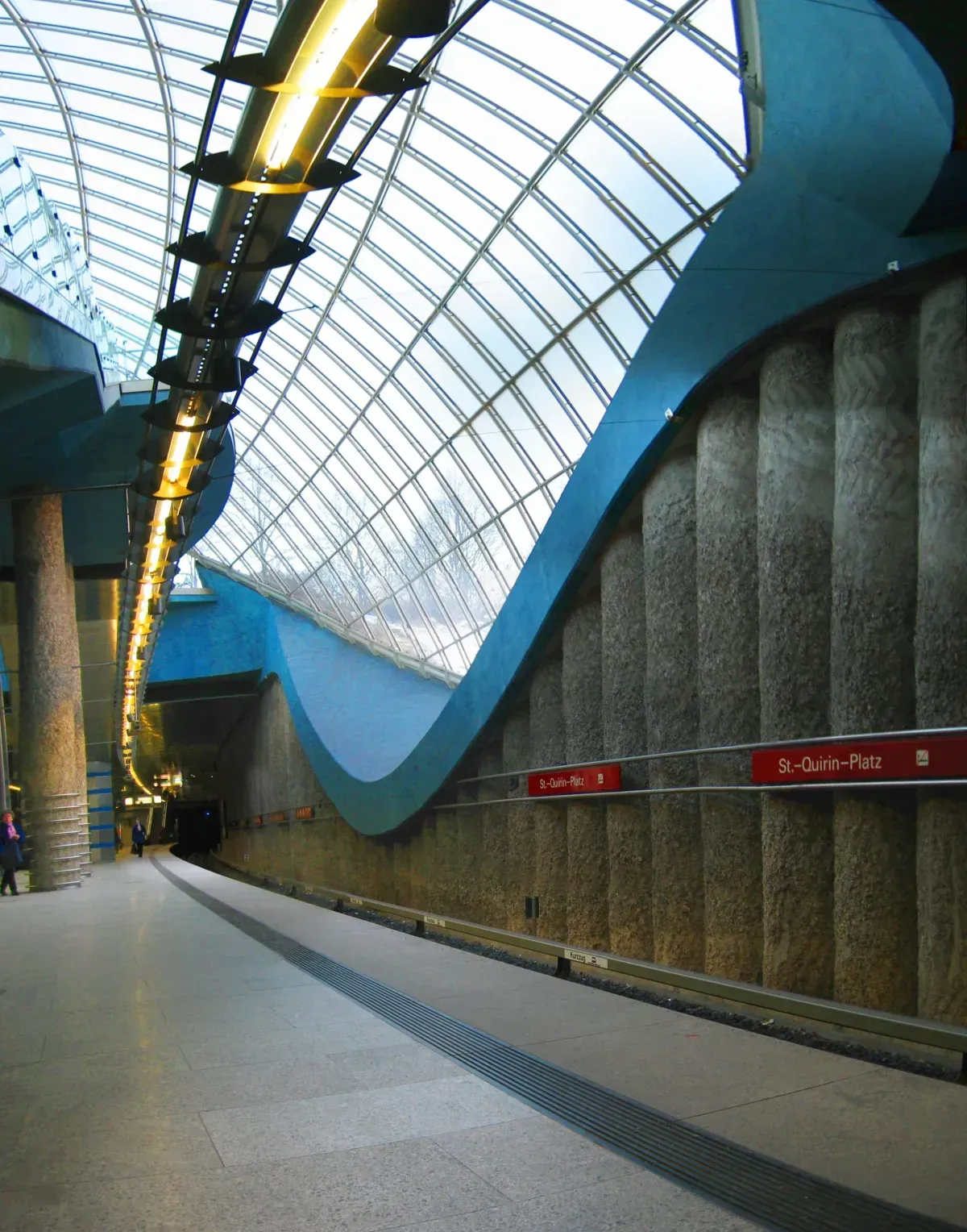 U-Bahn-Station St.-Quirin-Platz in München, symbolisch für Gemeinschaftseigentum in Wohnanlagen U-Bahn-Station St.-Quirin-Platz in München, symbolisch für Gemeinschaftseigentum in Wohnanlagen