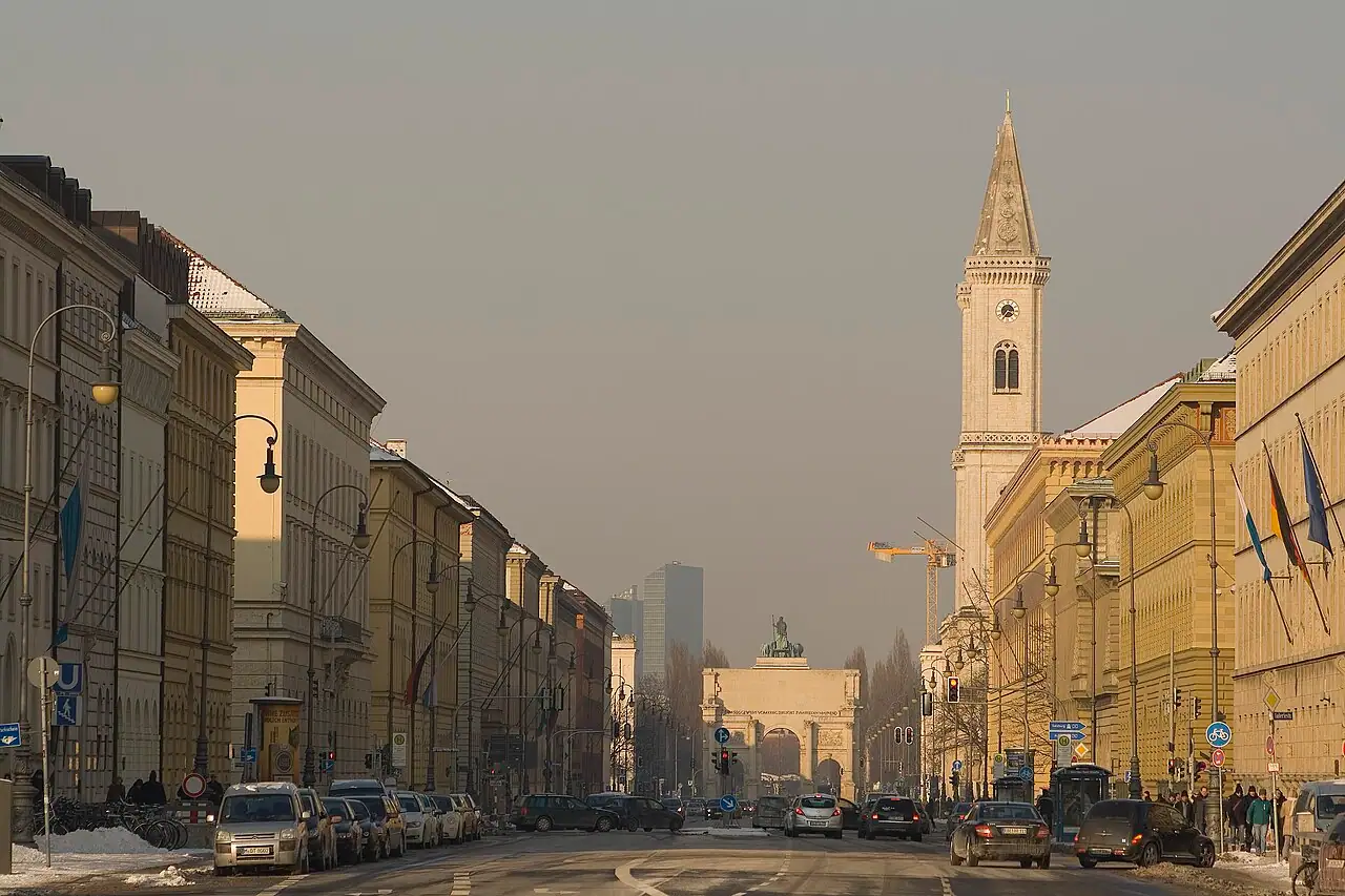 Ludwigsstrasse mit Siegestor